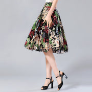 Middle-aged and elderly dancing skirts skirts