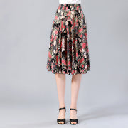 Middle-aged and elderly dancing skirts skirts