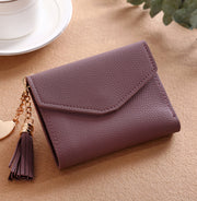 Female purse tassel